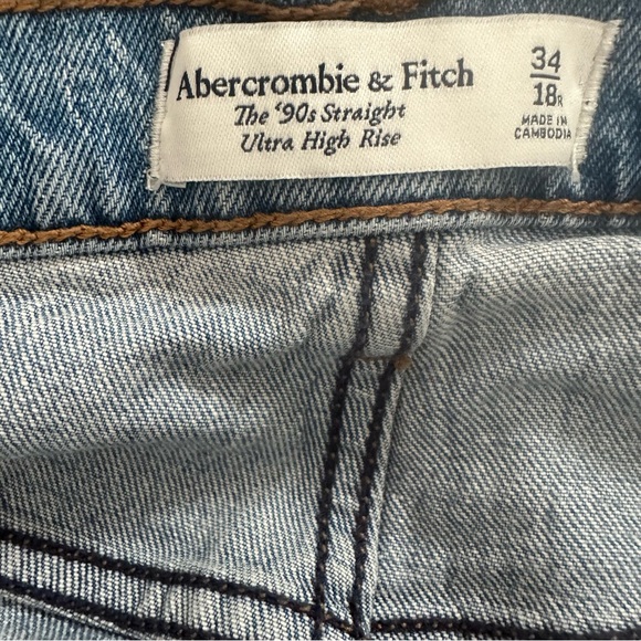 Abercrombie & Fitch Light Blue 90s Straight Ultra High Rise Jeans Size 34 (18) - Picture 6 of 12